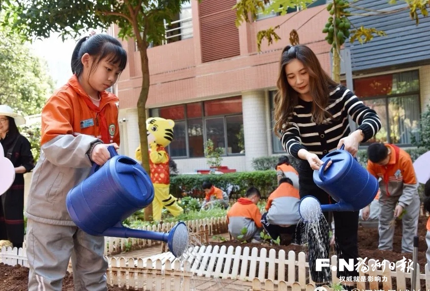 福州市各級(jí)各部門開展植樹造林活動(dòng)