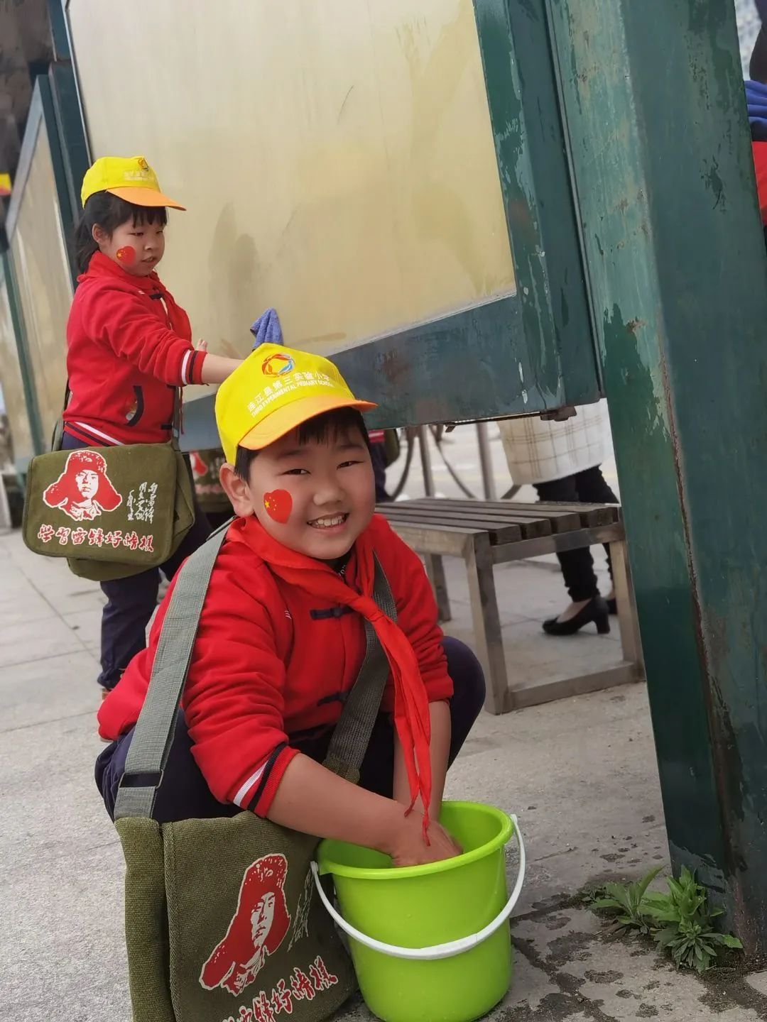 連江這樣的“雷鋒式”好少年，愛了愛了！