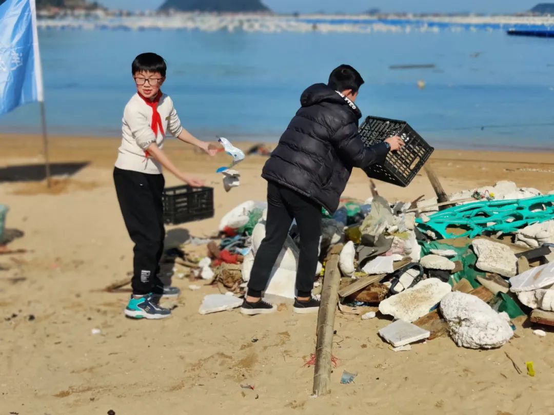 連江這樣的“雷鋒式”好少年，愛了愛了！