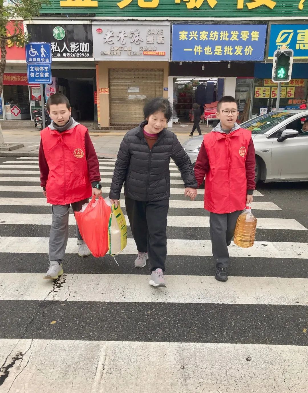 連江這樣的“雷鋒式”好少年，愛了愛了！