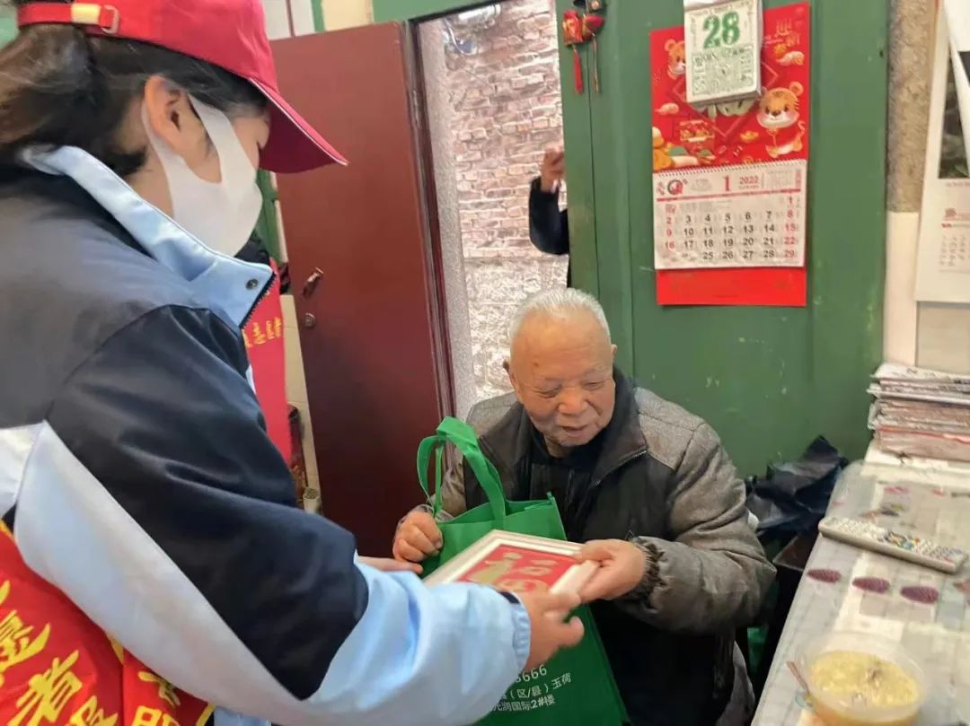 連江這樣的“雷鋒式”好少年，愛了愛了！